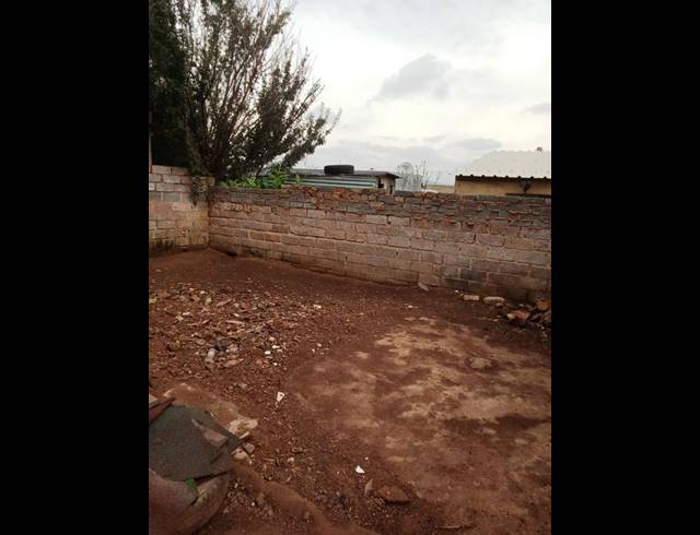 2 BEDROOM HOUSE FOR SALE IN SLOVO PARK